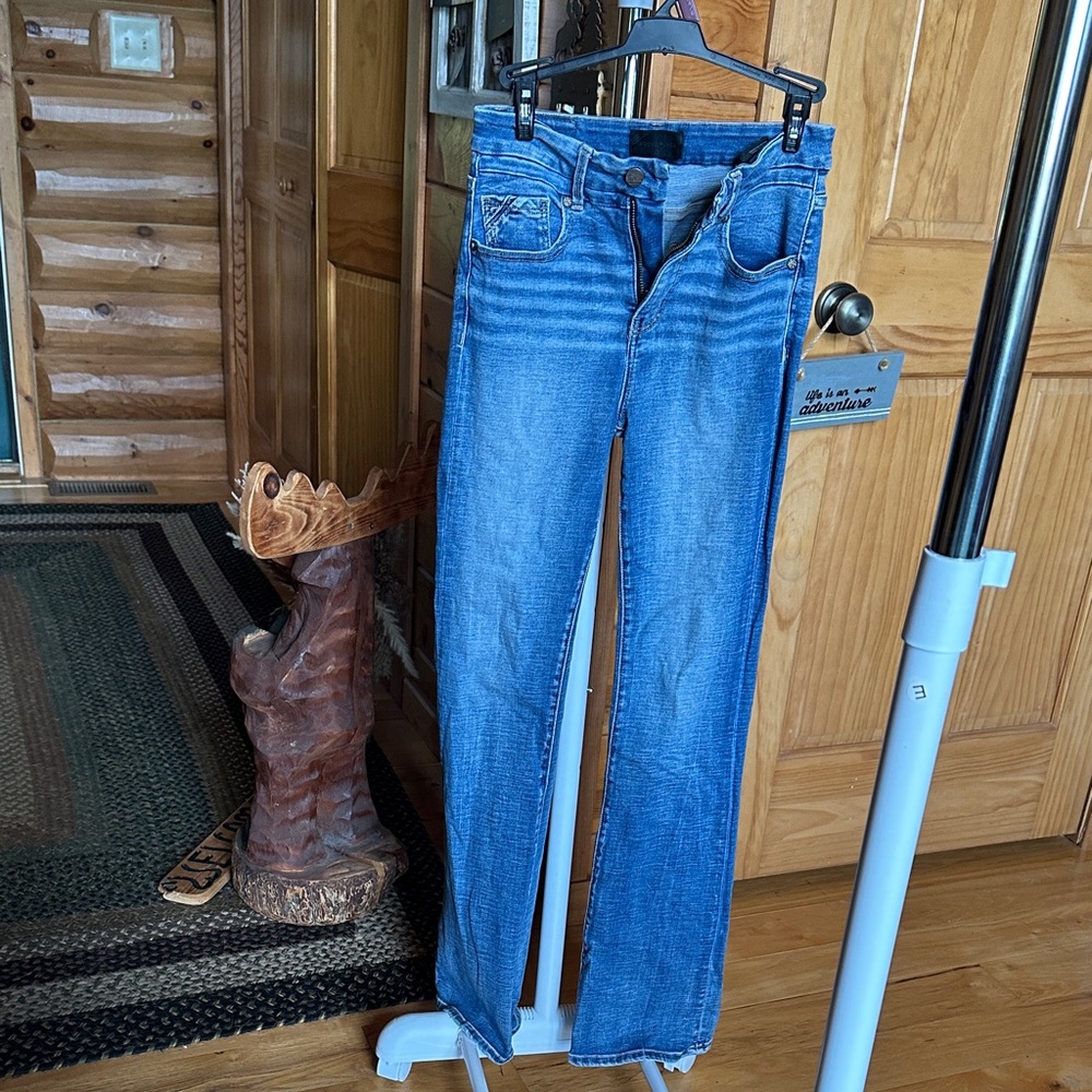 Buckle Women's Straight Leg Blue Jeans